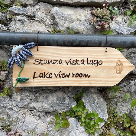 Stanza Con Terrazzo Vista Lago - Lakeholiday Castel di Tora Exterior photo