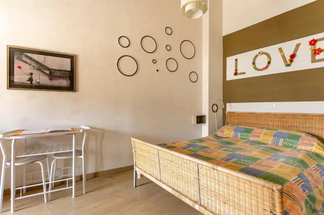 Stanza Con Terrazzo Vista Lago - Lakeholiday Castel di Tora Exterior photo